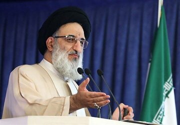 امام جمعه کرج: راهی جز امر به معروف و نهی از منکر نداریم