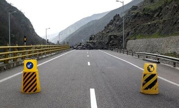 جاده چالوس و آزادراه تهران-شمال تا اطلاع بعدی مسدود است