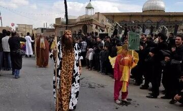 حسینیه ایران در سوگ سیدالشهدا (ع)/قافله هشتم محرم در خمینی‌شهر برپا شد