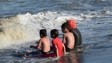 خانواده‌ها کودکان را در ساحل رها نکنند