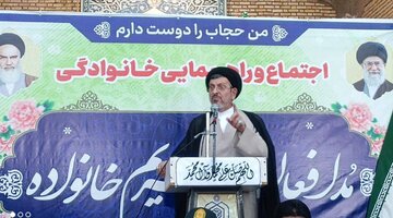 دشمن برای تضعیف جمهوری اسلامی به دروغگویی متوسل شده است