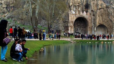 ورود بازدیدکنندگان با پوشش کُردی به «طاق‌بستان» هیچ منعی ندارد