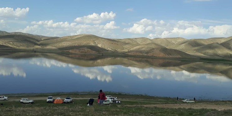 ویلاهایی که تالاب بین‌المللی «قوریگل» را می‌بلعند+ فیلم