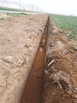 اجرای خط انتقال و حفر چاه روستای نام نیک شهرستان میامی