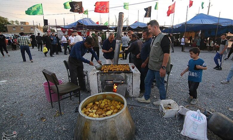 اعزام ۳۲۶۰ کامیون حامل مواکب از مرز مهران به عراق