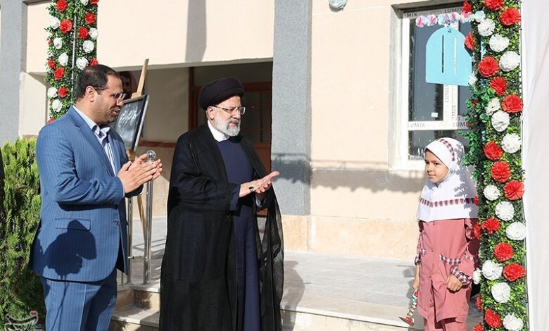 آغاز سال تحصیلی با حضور رئیس‌جمهور در بهارستان/ “پویش مهر” رئیسی از دانش‌آموزان چه بود؟ + تصاویر