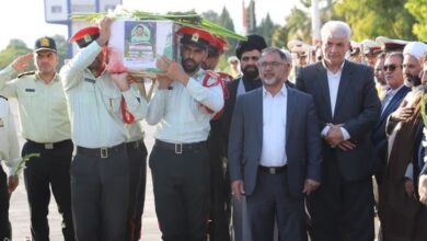 استقبال مسئولان لرستان از پیکر شهید «پناهی‌فر» + تصویر