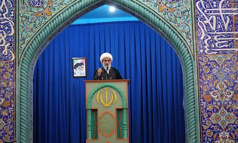 امام جمعه بوشهر: رئیس جمهور در سازمان ملل متحد با شجاعت از ملت ایران دفاع کرد