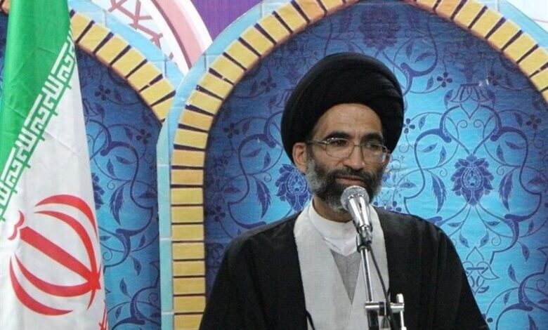 امام جمعه کاشان: تعاونی‌ها نظام توزیع را اصلاح کنند