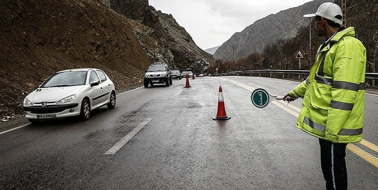 بارش‌ باران جاده‌های استان سمنان را لغزنده کرد