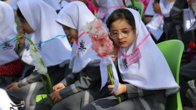 بیش از ۷۷۰۰۰ دانش آموز کلاس اولی استان کرمان نخستین روز مدرسه خود را تجربه کردند + تصویر