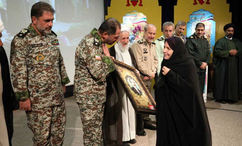 تقدیر از خانواده ۱۰۸ شهید نیروی پدافند هوایی ارتش