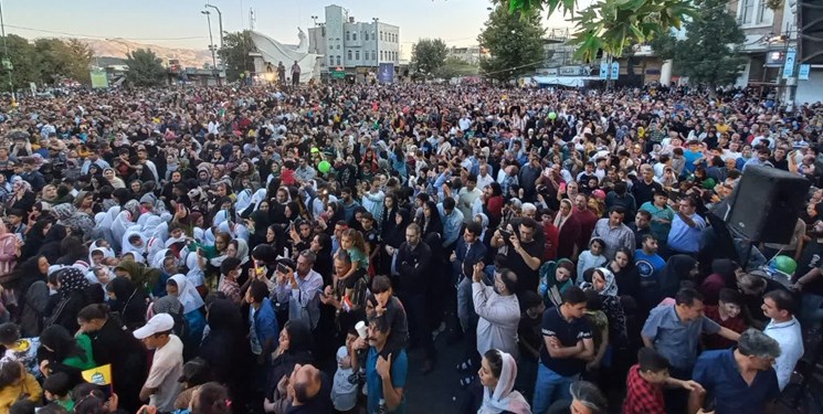 جشن بزرگ امت احمد در سنندج با حضور اقشار مختلف مردم