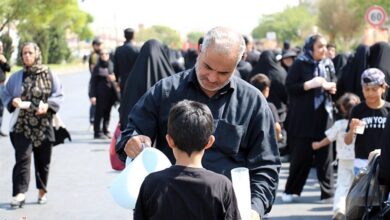 “قدم‌ به قدم” در “بین‌الحرمین ایران” به یاد “بین‌الحرمین عتبات عالیات”/ راهپیمایی جاماندگان اربعین در سمنان + فیلم