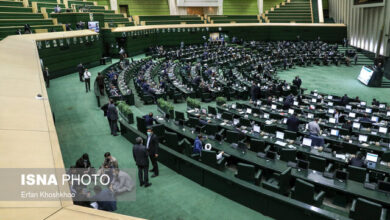 لزوم بازنگری در حقوق و مزایای کارگران و کارکنان دولت 