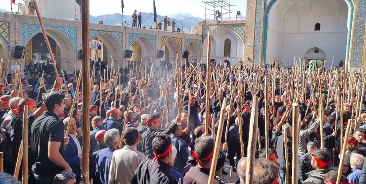آئین سنتی، مذهبی قالی‌شویان در مشهد اردهال کاشان برگزار شد