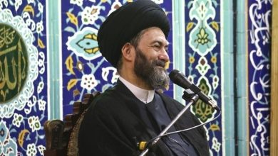 امام جمعه اردبیل: آمریکایی‌ها از‌ اتاق جنگ اسرائیل دستور بمباران می‌دهند/ حمله به بیمارستان کمر بشریت را شکست