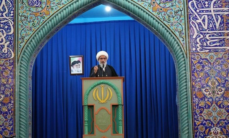 امام جمعه بوشهر: نیروهای شرکتی، قراردادی و کارگران ‌تبدیل وضعیت شوند