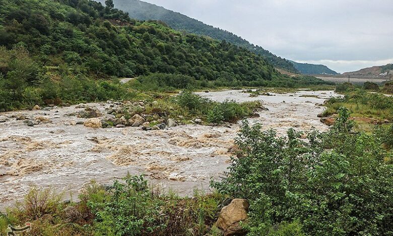 جریان سطحی آب‌ در ایران نصف شده است