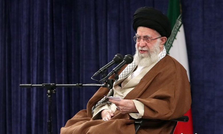 پیام تسلیت امام خامنه‌ای در پی درگذشت فرزند آیت‌الله استادی