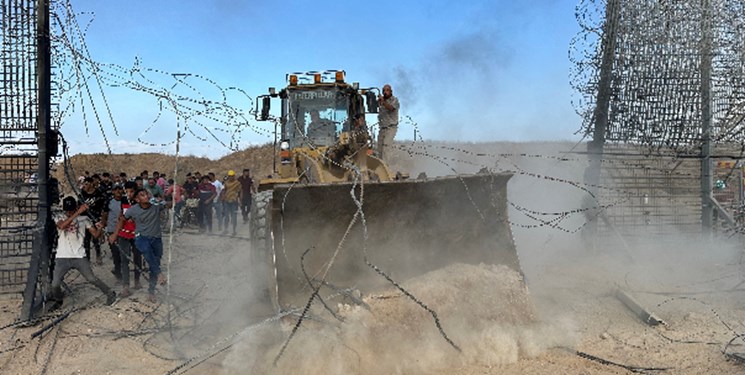 کارشناس صهیونیست: عملیات فلسطینی‌ها اقتصاد رژیم اسرائیل را بحرانی‌تر کرد