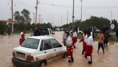 امداد و نجات شهروندان ایلامی گرفتار در آبگرفتگی معابر