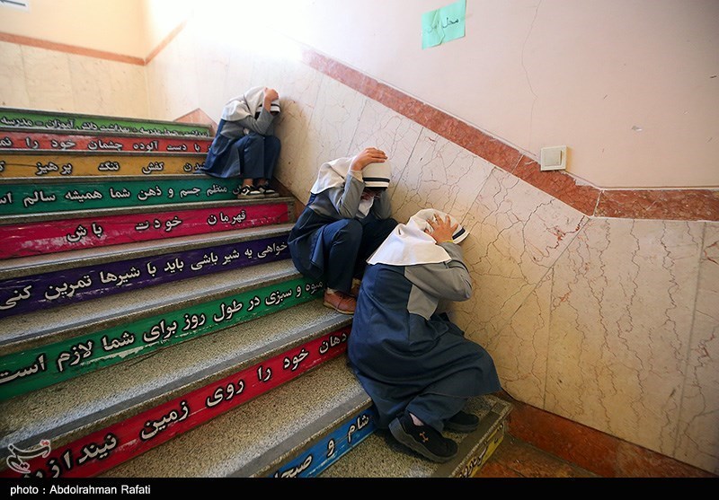 بیست و پنجمین تمرین سراسری «زلزله و ایمنی» در مدارس همدان برگزار شد + تصویر