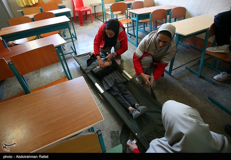 بیست و پنجمین تمرین سراسری «زلزله و ایمنی» در مدارس همدان برگزار شد + تصویر