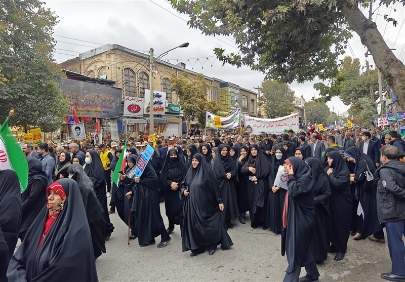 حماسه حضور کرمانشاهیان در یوم‌الله ۱۳ آبان/ طنین فریاد‌‌ «مرگ بر آمریکا» و «مرگ بر اسرائیل» + فیلم