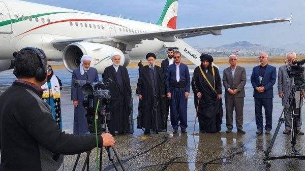 رییس‌جمهور در فرودگاه سنندج: به حافظان امنیت ادای احترام می‌کنم