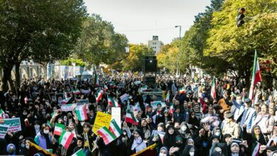 نماینده مجلس: مردم در راهپیمایی فردا نفرت خود از آمریکا را نشان دهند