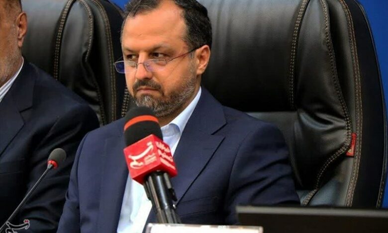 وزیر اقتصاد: تراز تجاری ایران ‌‌۱۰ میلیارد دلار مثبت بود/ تدابیر دولت برای جلوگیری از صادرات خام