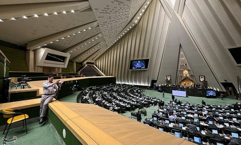 پاسخ قالیباف به نماینده تهران درباره اجازه مجلس برای پرداخت پاداش نجومی به مدیران