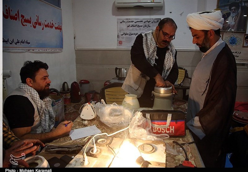 کاروان جهادی خدمت‌رسانی بسیج اصناف قم به مردم مناطق کم برخوردار