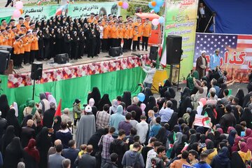 گزارش تصویری راهپیمایی مردم پرشور سمنان در سیزدهم آبان