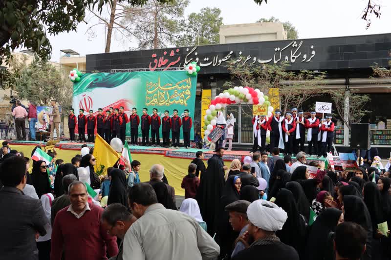 گزارش تصویری راهپیمایی مردم پرشور سمنان در سیزدهم آبان