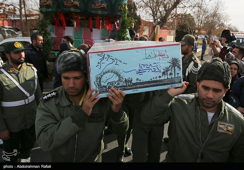 استقبال از پیکر ۴ ‌شهید‌ گمنام در همدان/ تشییع لاله‌های فاطمی در پایگاه سوم شکاری نوژه + تصویر