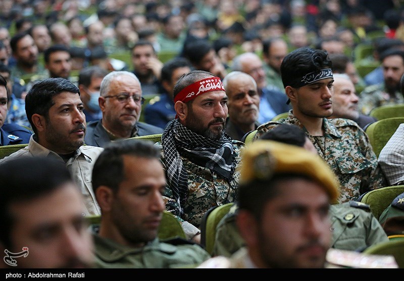 استقبال از پیکر ۴ ‌شهید‌ گمنام در همدان/ تشییع لاله‌های فاطمی در پایگاه سوم شکاری نوژه + تصویر