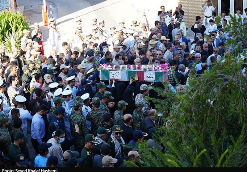 استقبال از ۵ شهید گمنام دوران دفاع مقدس در بوشهر+ تصویر