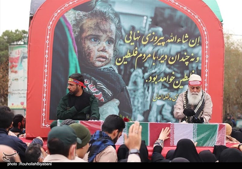 استقبال باشکوه کاشانی‌ها از ۱۲ شهید گمنام + تصاویر