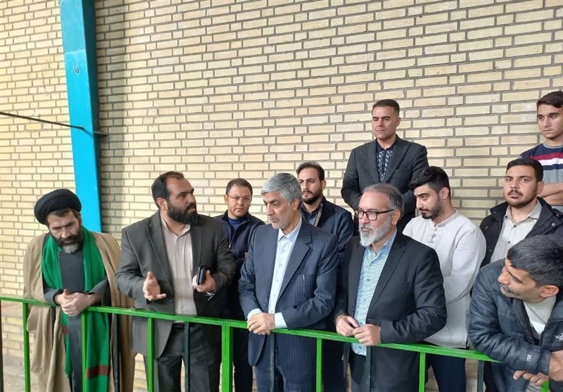 بازدید وزیر ورزش از فشافویه/ قول مساعد وزیر برای رفع مشکلات ورزشی