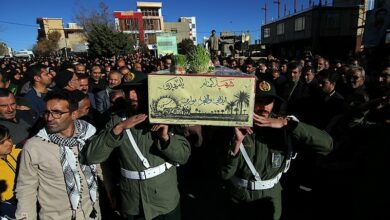 تشییع باشکوه شهدای گمنام در اهواز/ خوزستانی‌ها “فرزندان روح‌الله” را در آغوش گرفتند