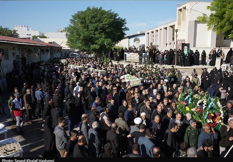 تشییع باشکوه شهدای گمنام در بوشهر/ تجدید میثاق بوشهری‌ها با خوشنامان وطن از کنار خلیج فارس + فیلم و تصاویر