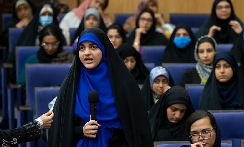 جزئیات برنامه های ۵ تشکل دانشگاه تهران در روز دانشجو/حضور دولتمردان در جمع دانشجویان