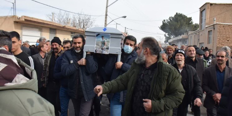 خاکسپاری جان‌باختگان حادثه مرکز انتقال نفت لرستان درروستای زیادآباد میمه