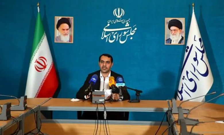 دولت به جای فرافکنی بگوید چرا تامین منابع برای افزایش حقوق بازنشستگان را در لایحه بودجه نیاورده است؟