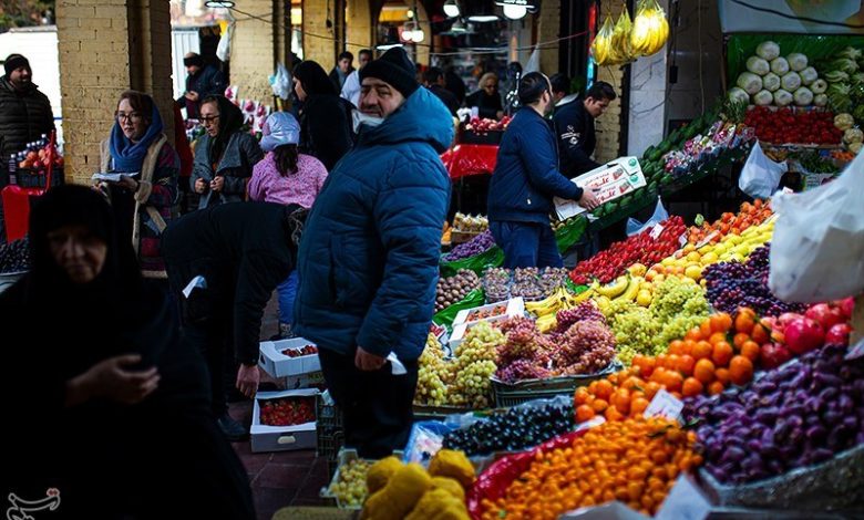 سایه سنگین گرانی بر بازار میوه شب یلدا/ روایت خبرنگار تسنیم از بازار کردستان را بخوانید