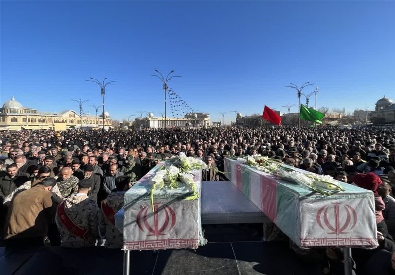 شور فاطمی همدانی‌ها در تشییع شهدای گمنام/ تشییع شهید گمنام در بزرگترین غار آبی جهان + تصاویر و فیلم