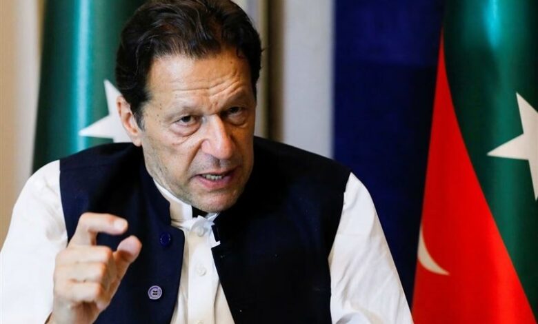 عمران خان: اخراج مهاجرین افغان می‌تواند شکاف دائمی در روابط کابل-اسلام‌آباد ایجاد کند