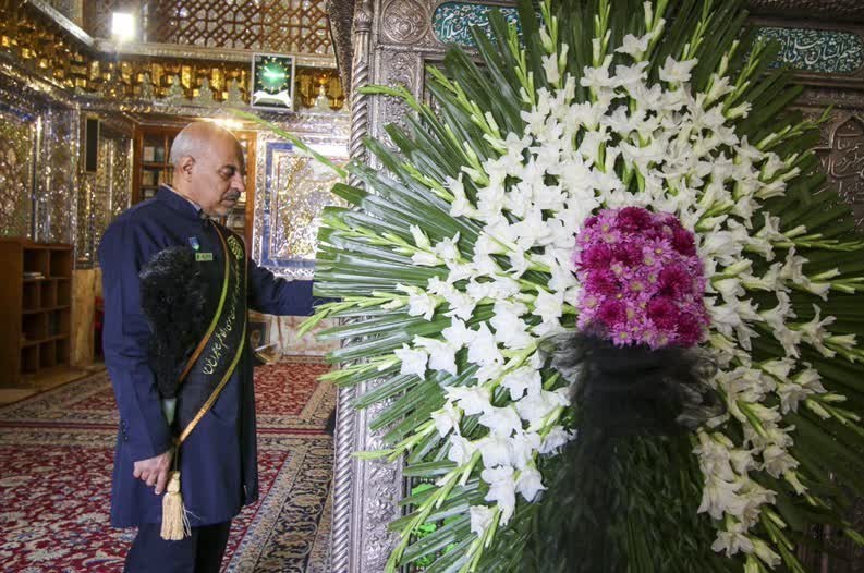 مزار مجاهد انقلابی شهید دستغیب ‎‎(ره) در شیراز گلباران شد + تصویر